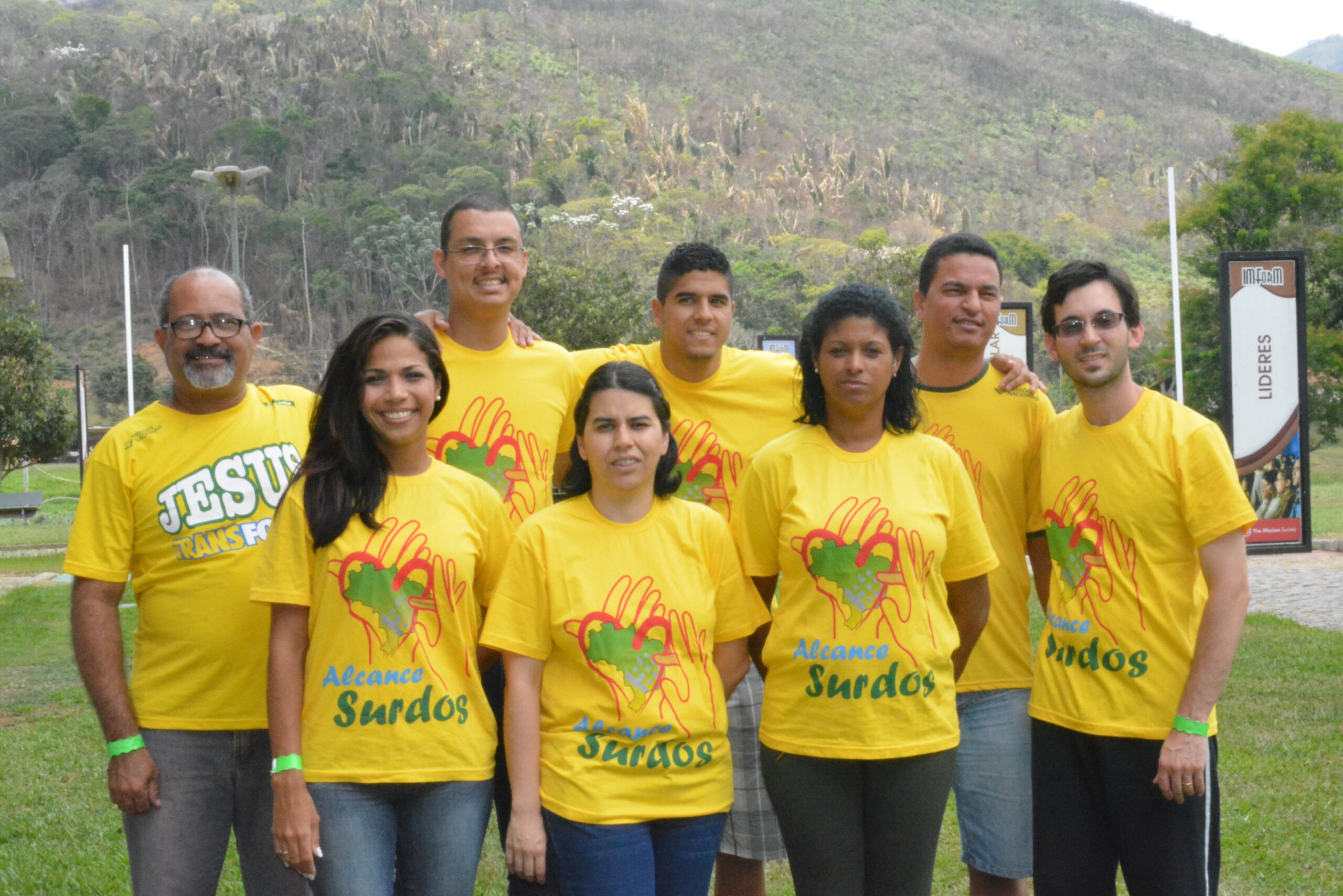 Alcançando os surdos com a mensagem de salvação