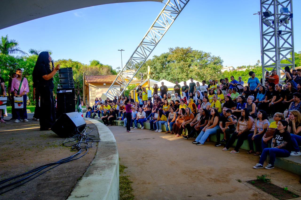 Vila Minha Pátria: casa missionária completa mais um aniversário!